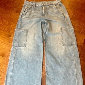 American Eagle Outfitters High Rise baggy, wide-leg Light Blue Jeans size 10.